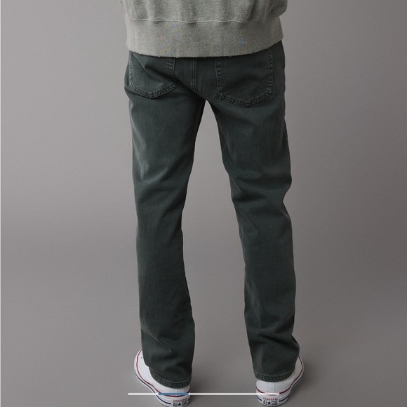 [American Eagle] NWT AE EasyFlex +TENCELT™ Fibers
Loose Jeans - Picture 2 of 6